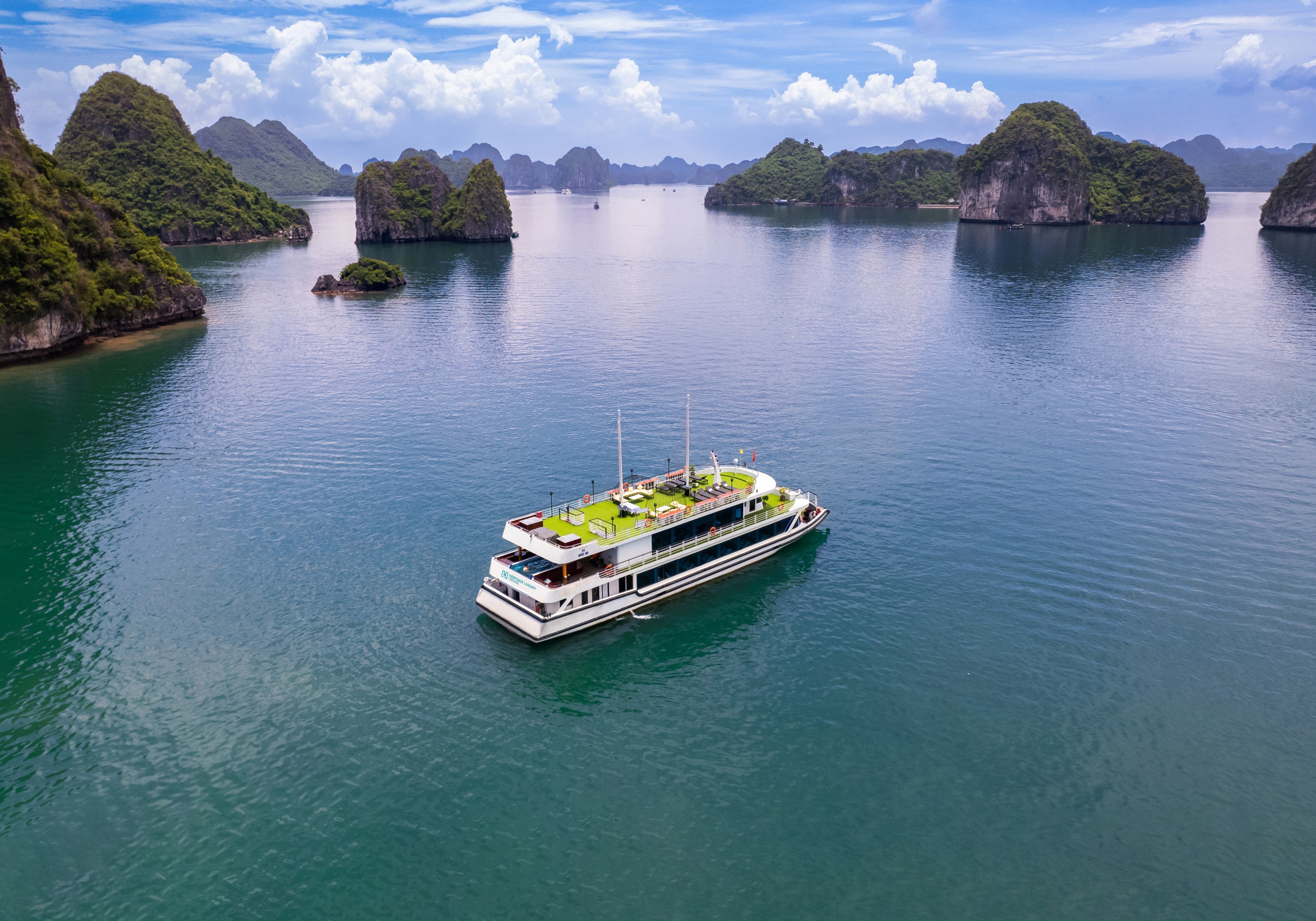 Tour Hạ Long 1 ngày Heritage Luxury Cruise