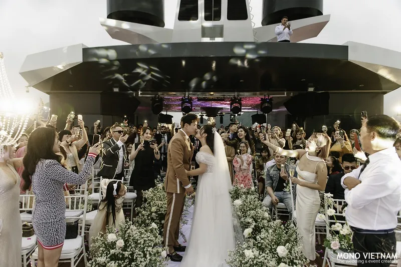 Du thuyền Hạ Long dành cho cặp đôi