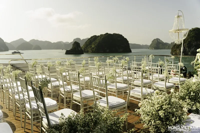 du thuyền lãng mạng hạ long