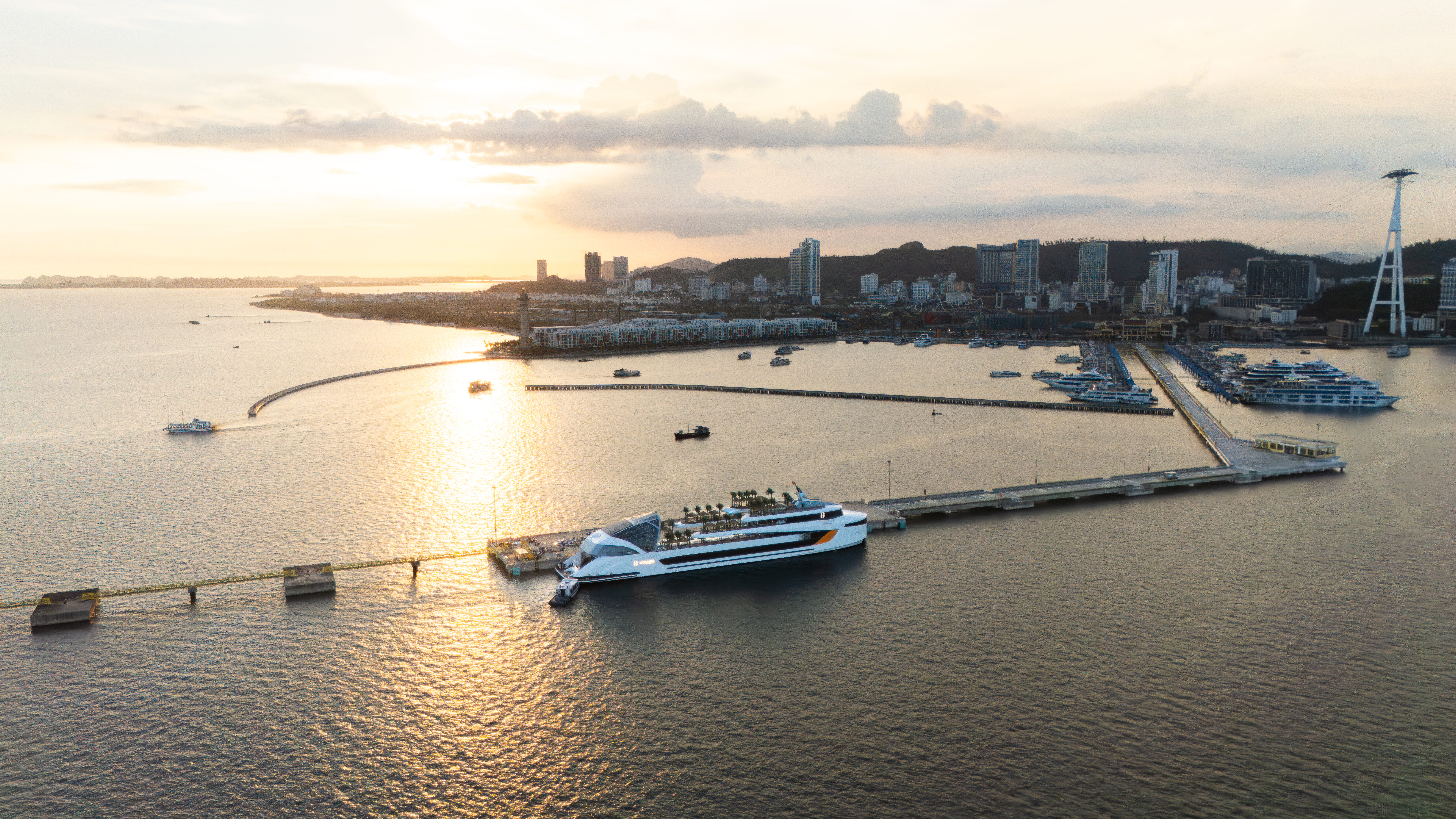Du thuyền Dolphin Halong (3)