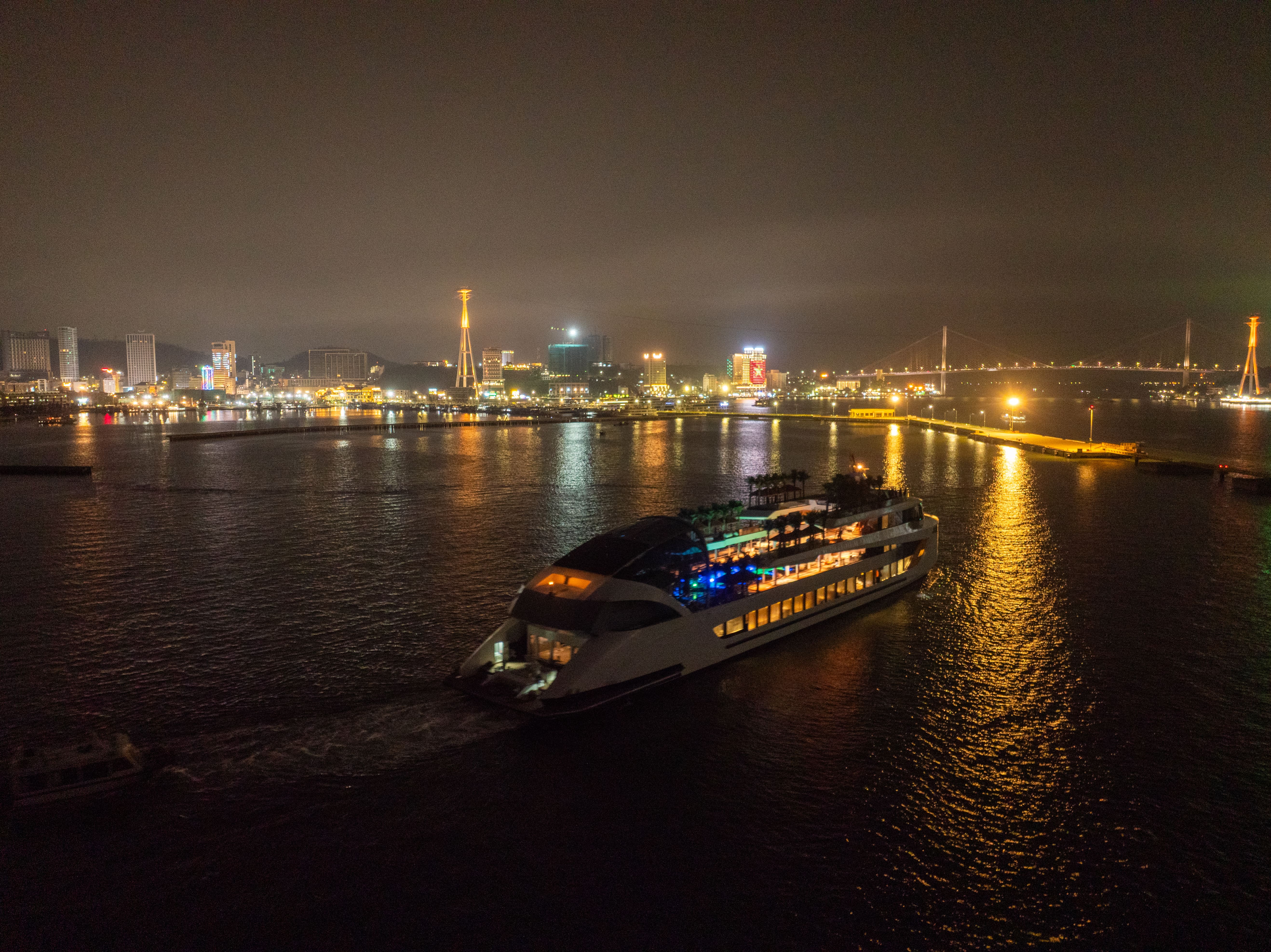 Du thuyền Dolphin Halong (6)