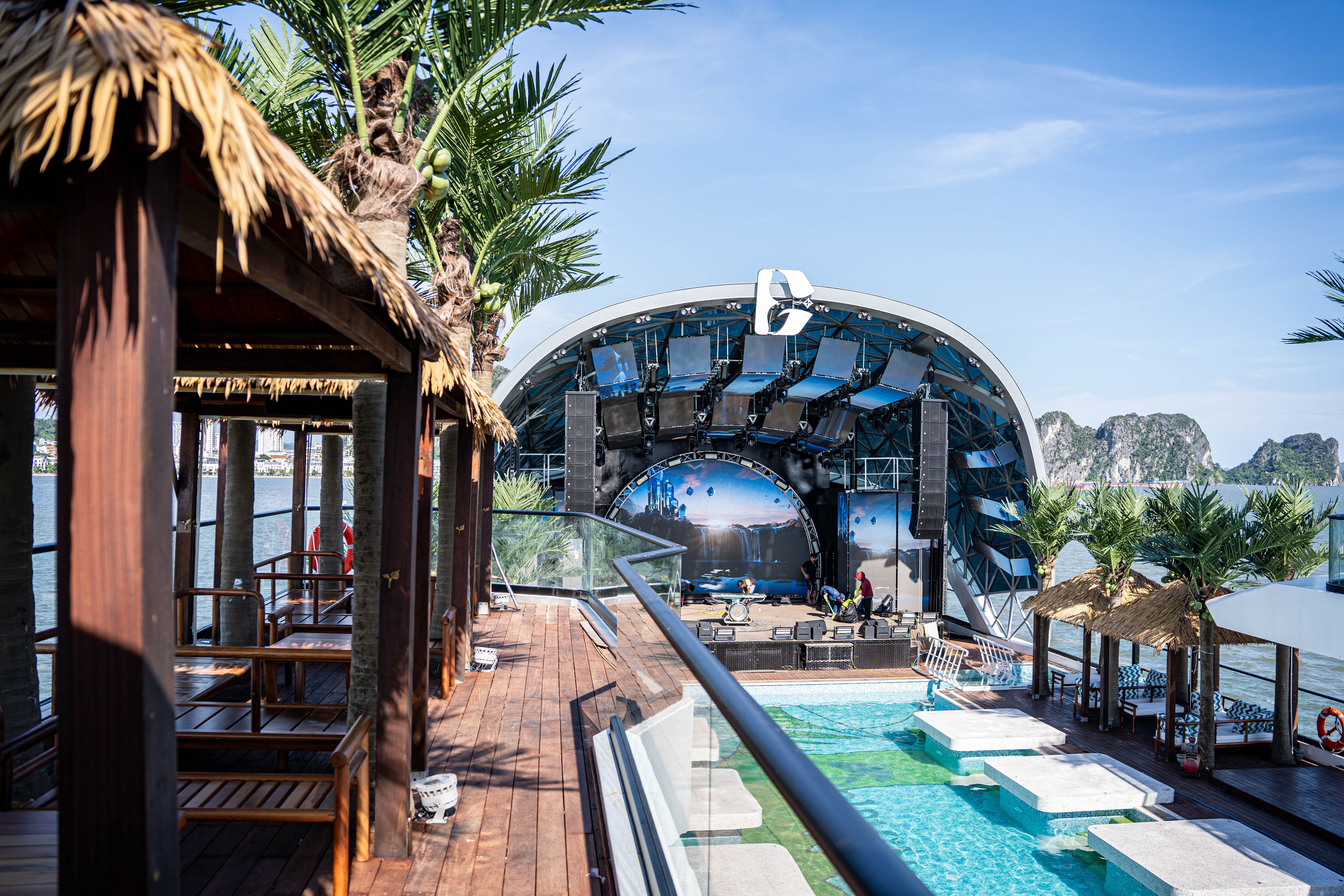 Tour du thuyền Dolphin Halong (6)