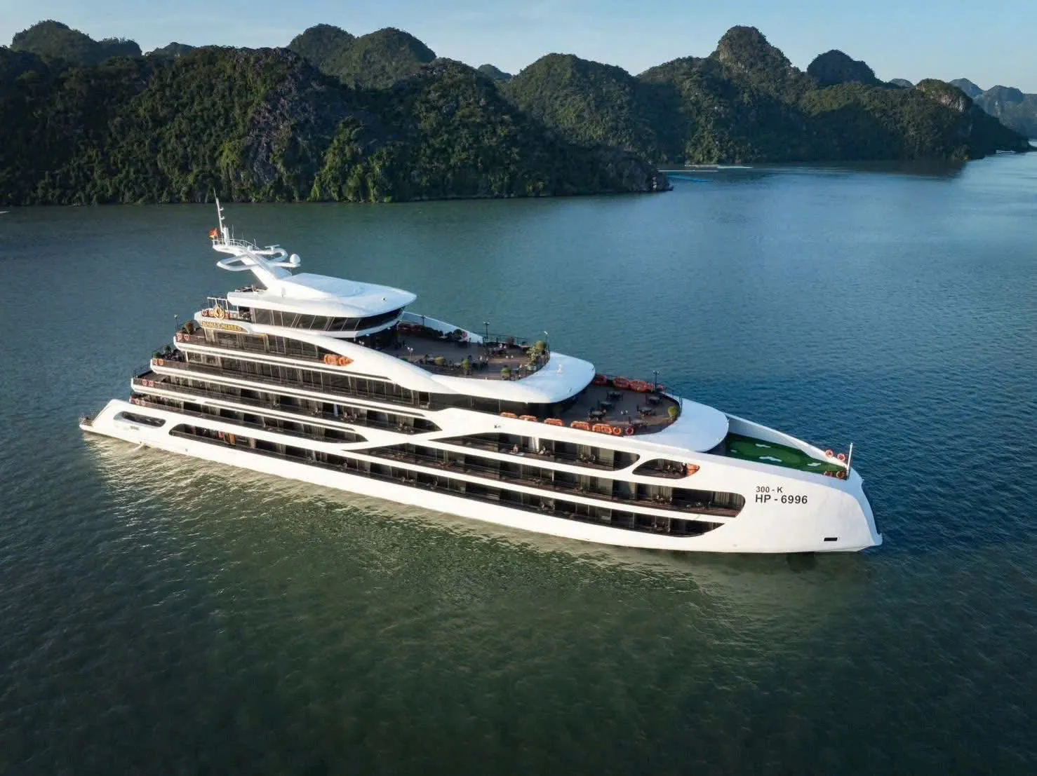 Diana Cruises Hạ Long 5 sao