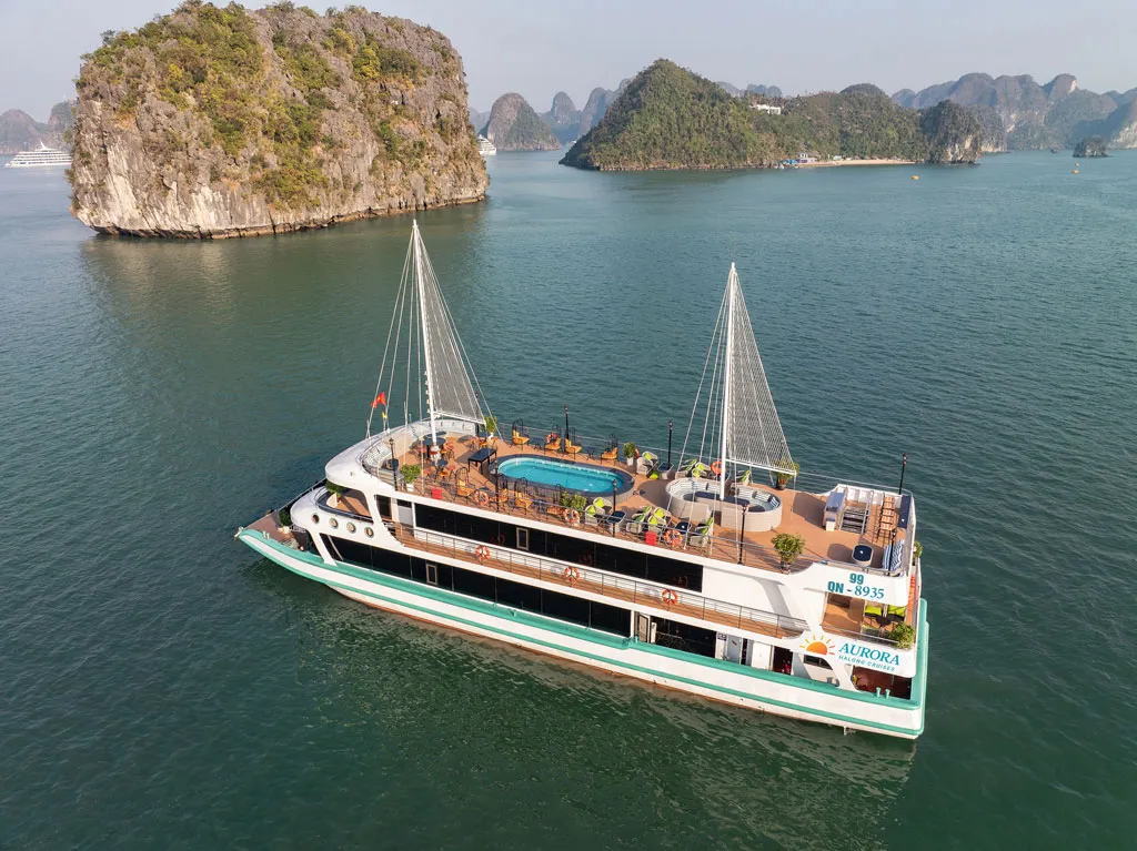 Du thuyền Aurora Halong Cruises