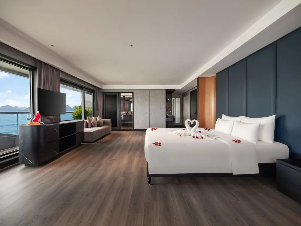 Honeymoon Suite