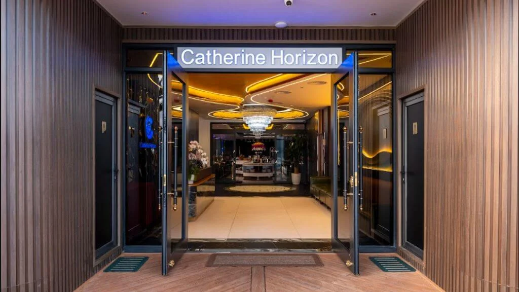 Catherine Horizon ăn tối (5)
