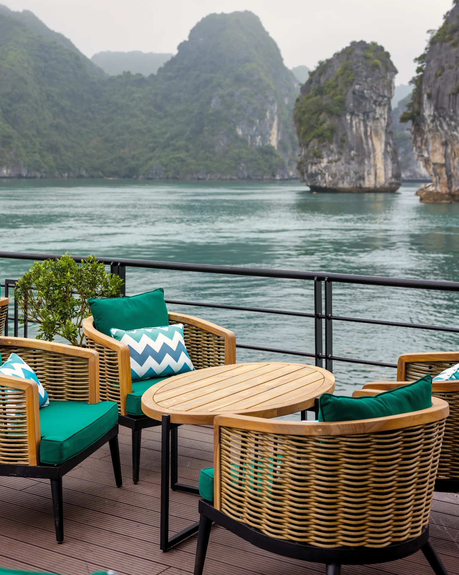 iá The Halong Catamaran (3)