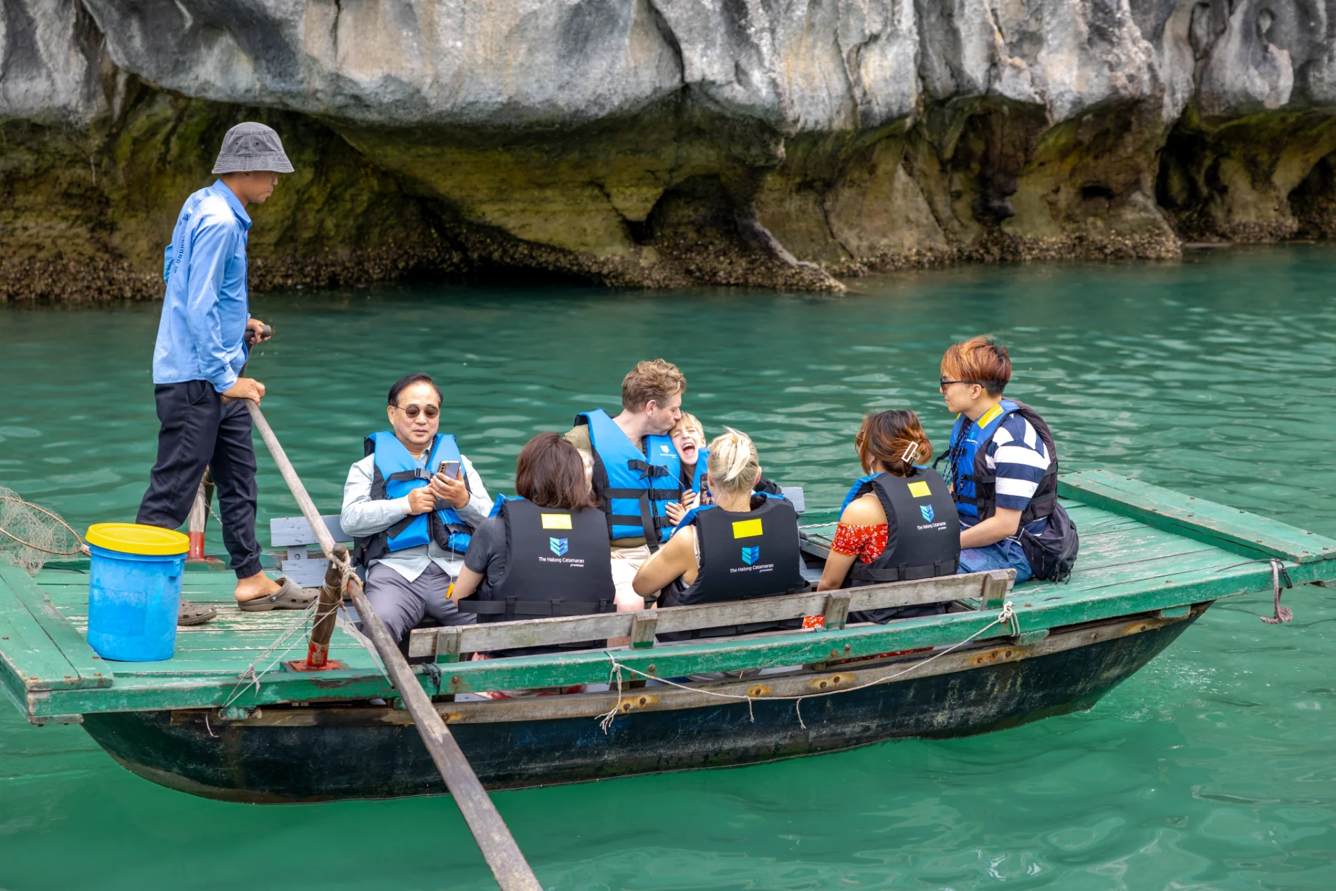 iá The Halong Catamaran (9)